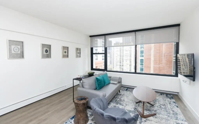 photo 5 of 21 East - Chic DT Apts with Rooftop by Zencity