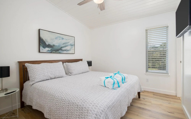 photo 4 of 213 Laguna St - Red Door Relaxin by Blue Swell