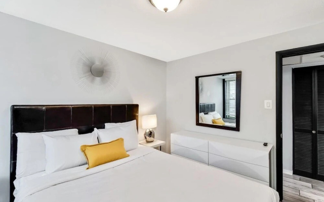 photo 3 of 2135 Walnut Street Enjoy Sunsets at 1BR Home at Rittenhouse Square