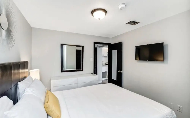 photo 4 of 2135 Walnut Street Enjoy Sunsets at 1BR Home at Rittenhouse Square