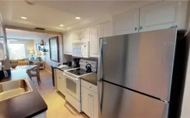 photo 3 of 214 Madeira Norte Condo by RedAwning