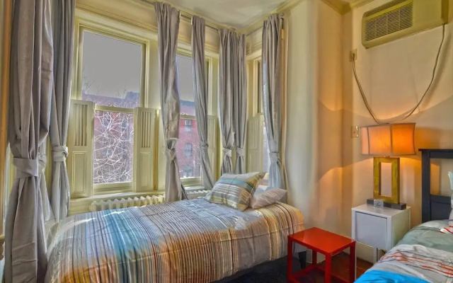 photo 3 of 215 Southeast Townhome #1039 - 3 Br Townhouse