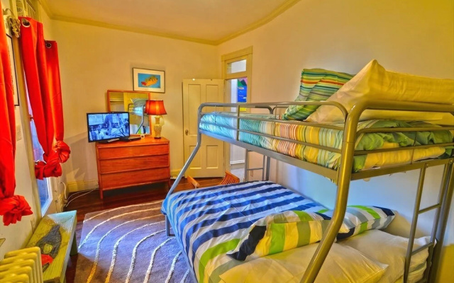 photo 4 of 215 Southeast Townhome #1039 - 3 Br Townhouse