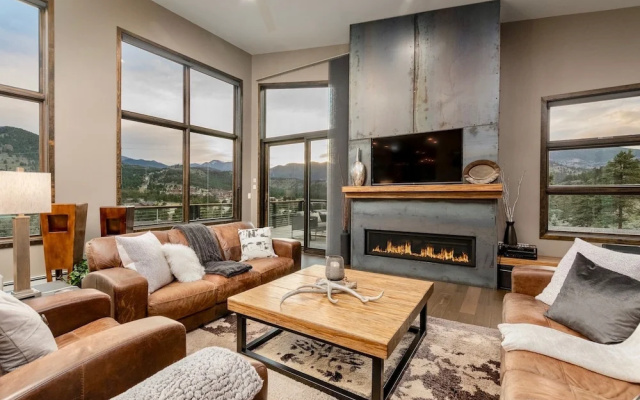 photo 4 of 2170 Estes Park - 4 Br Home