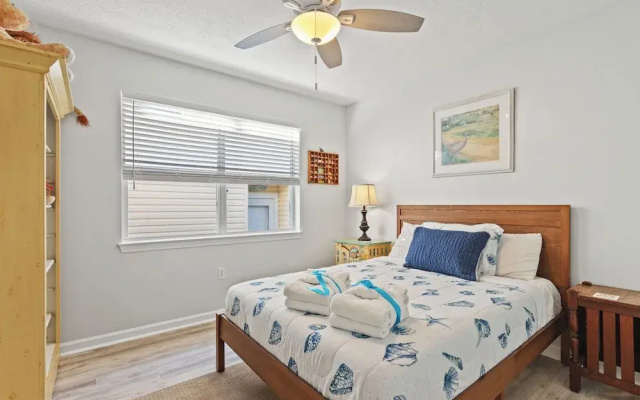 photo 4 of Vacation in This Gorgeous 2-story Home! 3 BR 3 BA! Sleeps 8!
