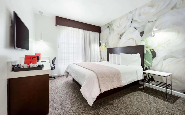 photo 2 of 21c Museum Hotel Cincinnati