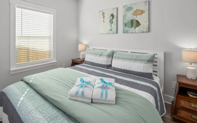 photo 2 of Laguna Haven! 3BR 2BA Sleeps 7! Your Perfect Escape!