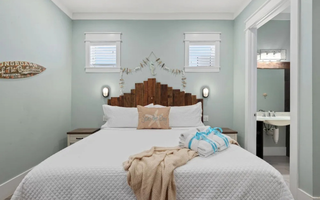 photo 2 of Three Master Bedrooms! Easy Beach Access! Gulf Views