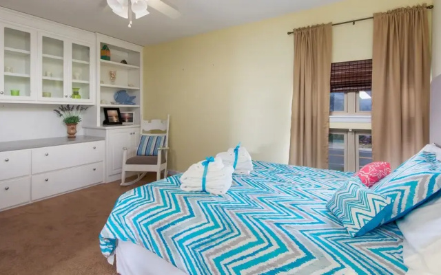 photo 4 of Put Some Vitamin Sea in Your Vacation! Gulf Front Town Home - Quiet West End