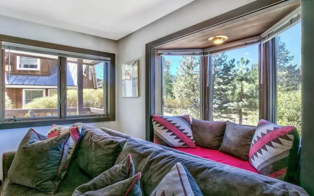 photo 4 of 227 Squaw Valley Road Condo