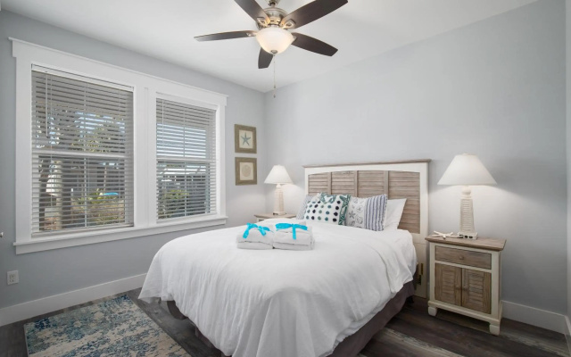 photo 2 of Gorgeous 3bd/2.5ba NEW Home w/ Private Heated Pool Steps From Beach!