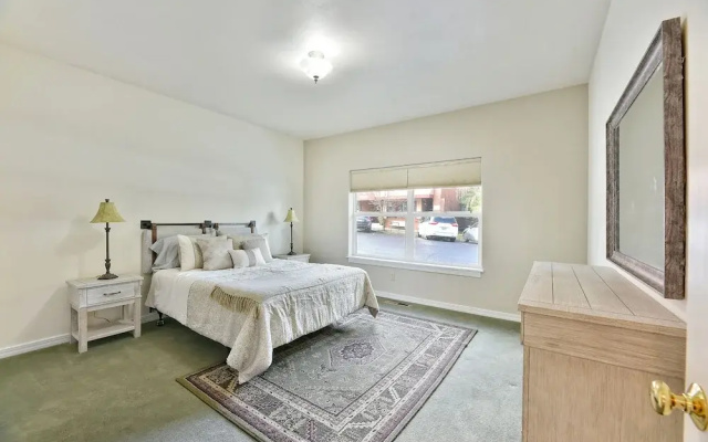 photo 3 of 230 4th Street