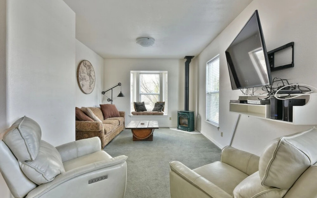 photo 5 of 232 4th Street