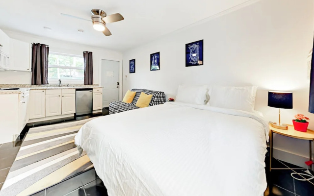 photo 2 of 232 NW 23 Street Townhouse Entire House 4 Bedrooms 4 Bathrooms Townhou