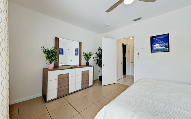 photo 4 of 232 NW 23 Street Townhouse Entire House 4 Bedrooms 4 Bathrooms Townhou