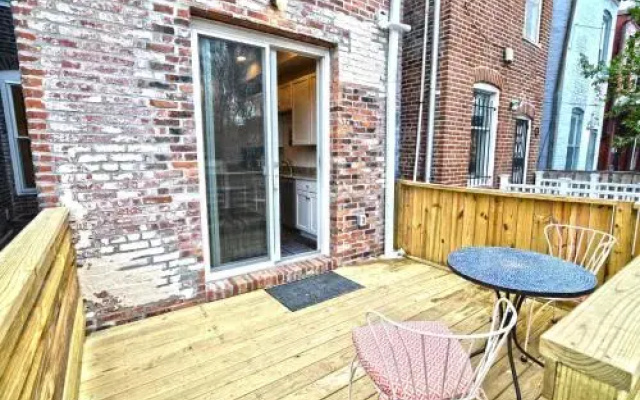 photo 5 of 238 Northeast Townhome #1063 - 4 Br Townhouse