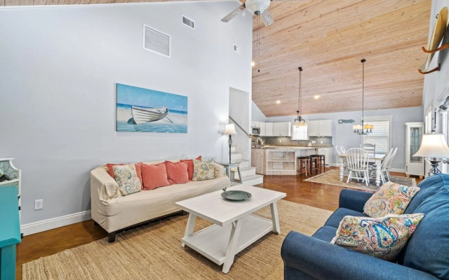 photo 2 of 239 - 13th St - Casa Indigo by Blue Swell
