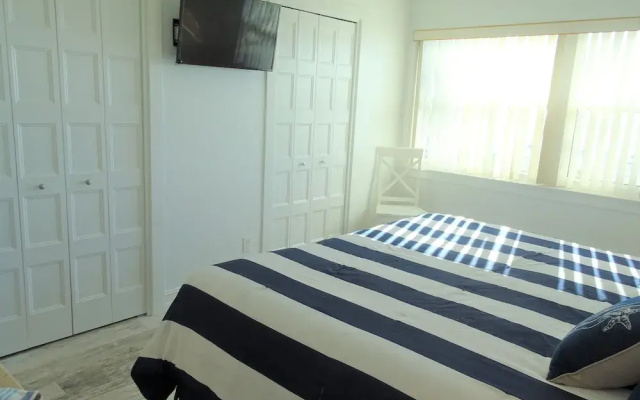 photo 3 of 24 Aloha Kai 2 Bedrooms 1 Bathroom Apts