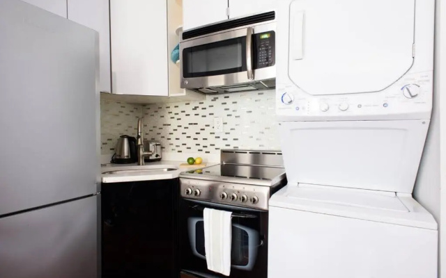 photo 2 of 24-10 Studio in Prime Gramercy WD in Unit