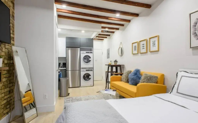 photo 2 of 24-15 New Studio Gramercy W D in Unit Best Value