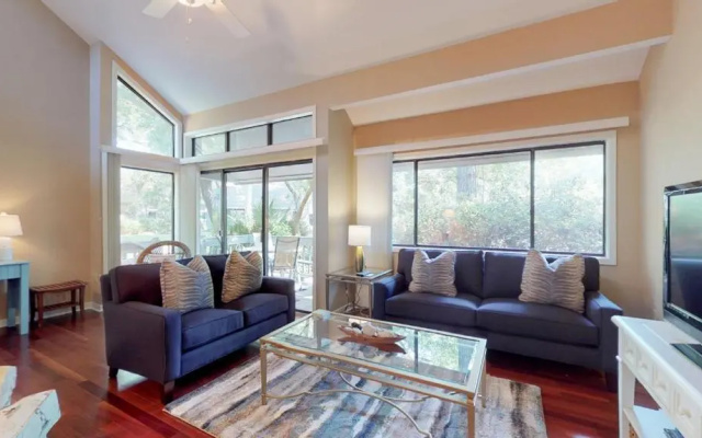 photo 3 of 243 Turnberry Village