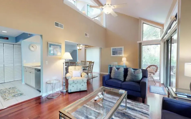 photo 5 of 243 Turnberry Village