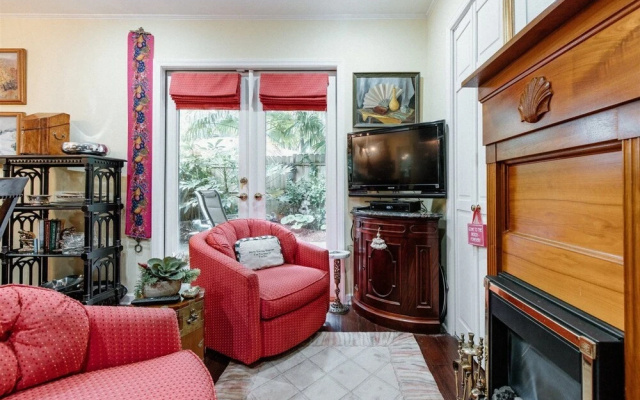 photo 5 of Knoxbury Terr, 25