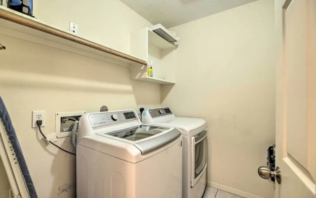 photo 3 of 2,500 Sq Ft Townhome - Walk to Central River Oaks!