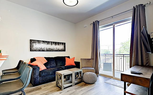photo 3 of 2519 Nashville (1655-165057) - 1 Br Apts