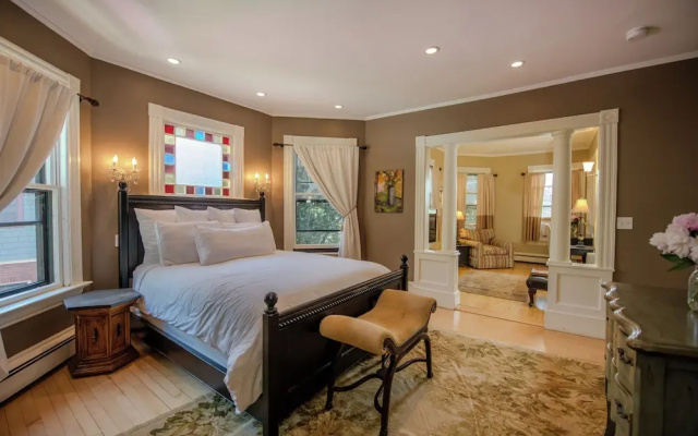 photo 5 of 254 South Union Street Guest House