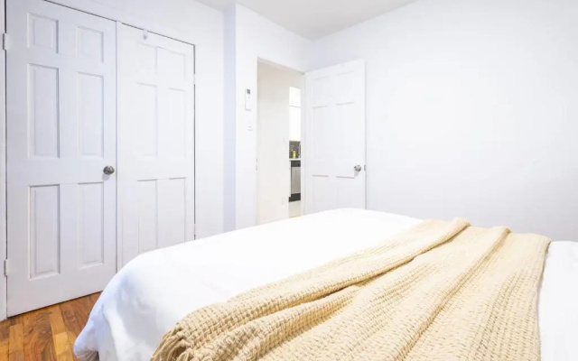 photo 4 of 26-1c New 1BR Gramercy W D Shared Outdoor