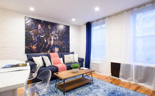 photo 2 of 26-4b Newly Furnished 1BR W D Courtyard