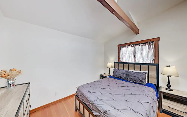 photo 5 of 27h73179 2 Bedroom Duplex
