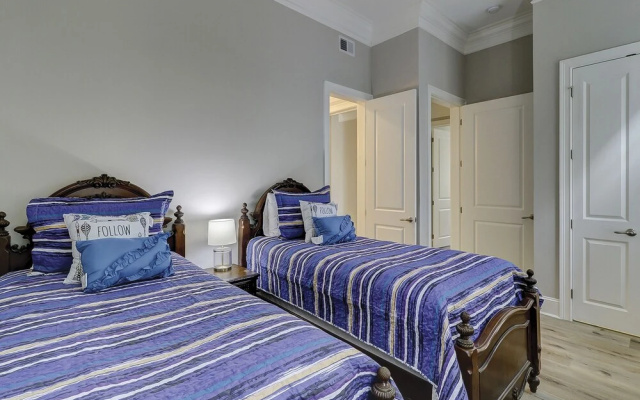 photo 5 of 28 Carters Manor