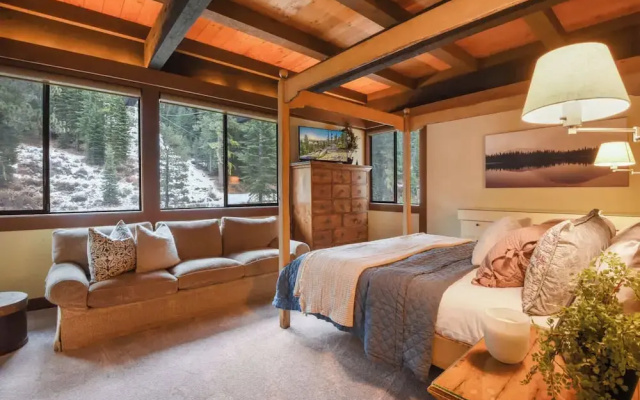 photo 4 of Joy on the River Stunning Waterfront Home for 10