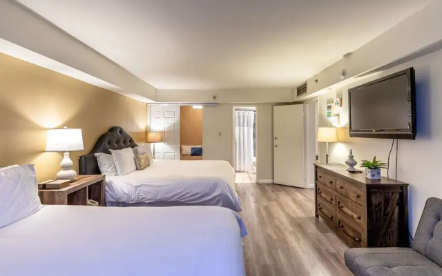 photo 5 of Stay Together Suites | Center Strip APT