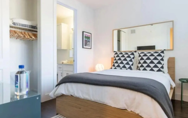 photo 3 of 2-Bedroom Downtown Dallas Townhome