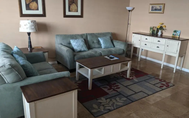 photo 2 of 2Bedroom with Den and 2BA 4 Blocks to Santa Monica Beach