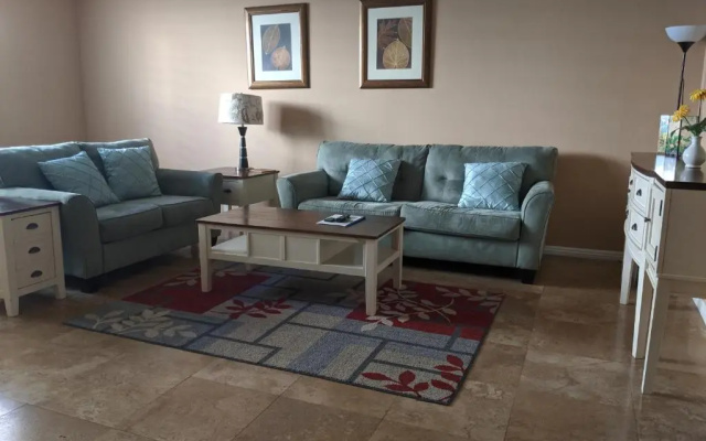 photo 3 of 2Bedroom with Den and 2BA 4 Blocks to Santa Monica Beach