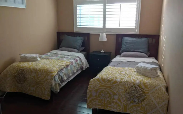 photo 5 of 2Bedroom with Den and 2BA 4 Blocks to Santa Monica Beach