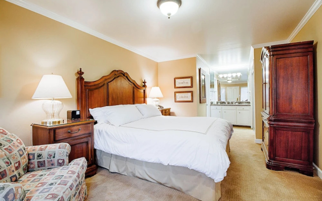 photo 3 of 2-Bedrooms Condo Near Trails #SILV287P