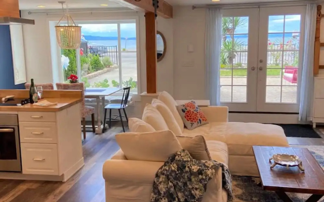 photo 3 of 2BR 2BA Alki Beach Waterfront Retreat Extended Stay