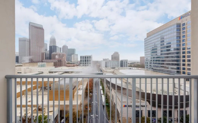 photo 5 of 2br Apartment Near Convention Center - No Balcony 2 Bedroom Apts by Redawning