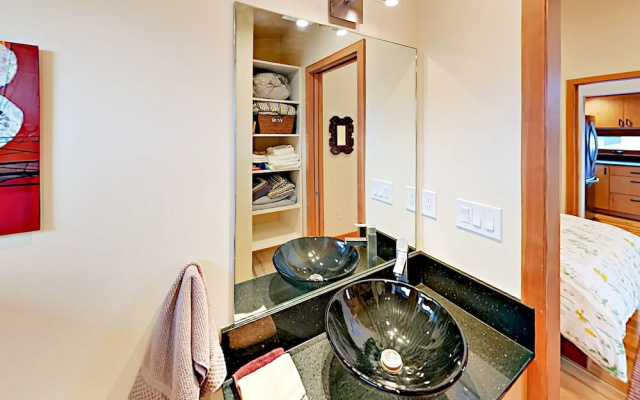photo 5 of 2br Eco-apartment W/ Private Balcony 2 Bedroom Apts