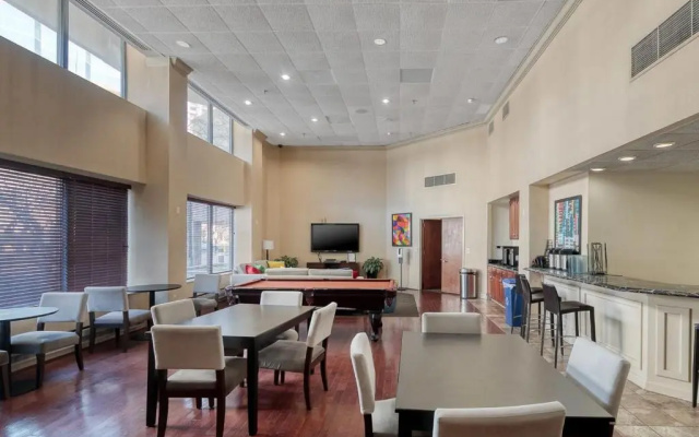 photo 2 of 2BR Executive Appartment With Gym & Pool by ENVITAE