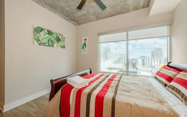 photo 2 of 2br Furnished Apartment Near Convention Center 2 Bedroom Apts by Redawning