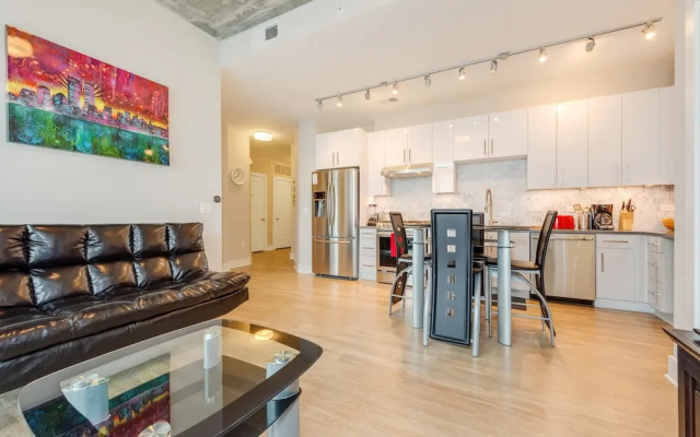 photo 4 of 2br Furnished Apartment Near Convention Center 2 Bedroom Apts by Redawning