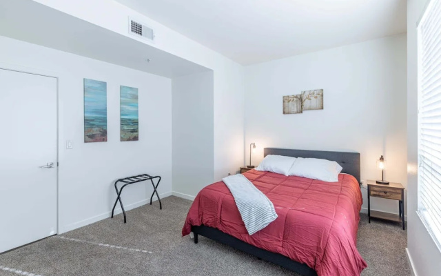 photo 2 of 2br Furnished Apartment On Gordon St Hollywood 2 Bedroom Apts by RedAwning