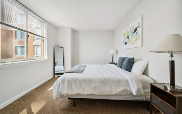 photo 2 of 2BR Luxury City Suite With Gym & Pool
