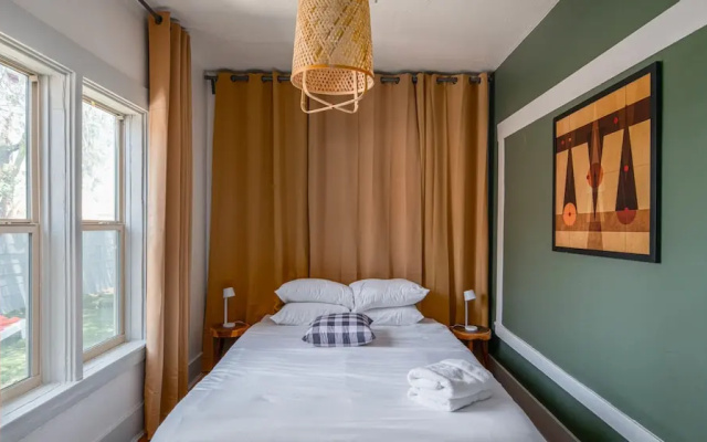 photo 4 of Cozy 2BR Home near Roosevelt Row by WanderJaunt